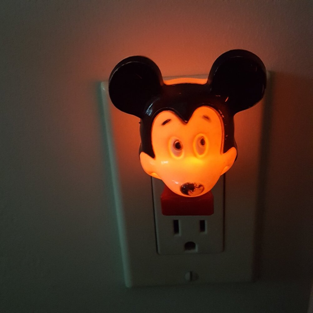 Vintage Mickey Mouse Nightlight Plug In - Picture 13 of 15